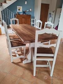 Tavolo in legno con 6 sedie 