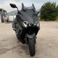 Yamaha Tmax 560