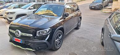 Mercedes benz glb