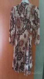 abito manica lunga fantasia plissettato beige-marr