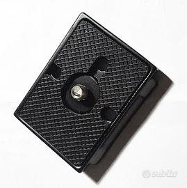 PIASTRA A SGANCIO RAPIDO PER  TESTE MANFROTTO