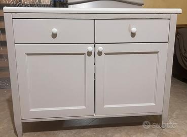 Mobile bagno completo di specchio e lavabo