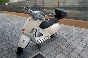 Vespa GTS Super Sport 300 hpe Euro 5 Bianca