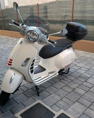 Vespa GTS Super Sport 300 hpe Euro 5 Bianca