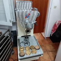 Macchina professionale per la pasta