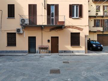 monolocale con cucina  a 100 mt  da Piazza Ducale