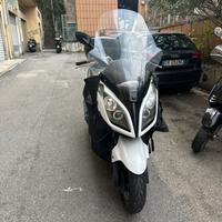Moto kymco downtown