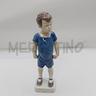 statuina-bambino-in-piedi