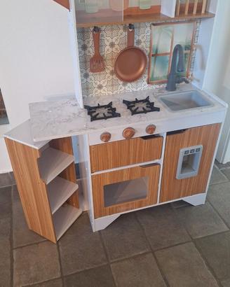 Cucina giocattolo