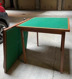 Tavoli legno con panno verde