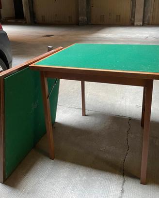 Tavoli legno con panno verde