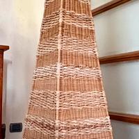 Lampada piramide in vimini