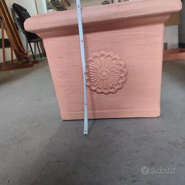 vaso quadrato di resina 