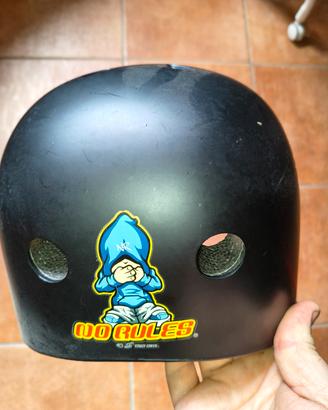 casco, ginocchiere, gomitiere per skate e pattini