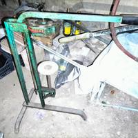 Tappatrice a leva Mondial per tappi in sughero