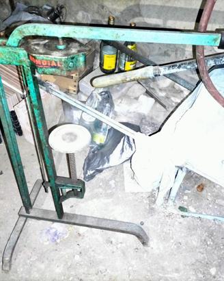 Tappatrice a leva Mondial per tappi in sughero