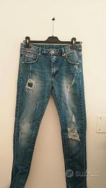 Jeans strappato per ragazzo