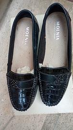 Mocassini Moenia zeppa 3 cm vernice nera eff. cocc