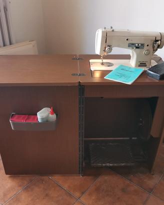Macchina da Cucire con mobile Necchi