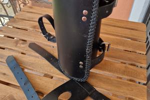 Porta attrezzi in pelle per Custom