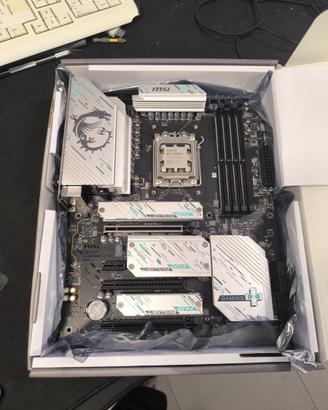 Msi x670e gaming plus Wi-Fi