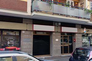 Ostia - negozio zona centrale