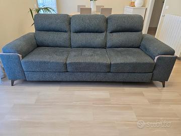 Divano lineare con carrello estraibile – come nuov
