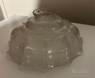 Antico paralume in vetro