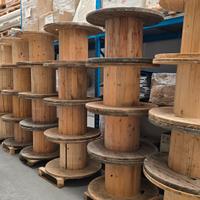Lotto  di 40 bobine in Legno diametro 90 x 55 cm