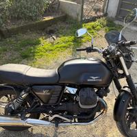Moto guzzi V7 Stone