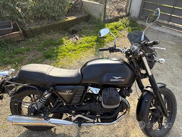 Moto guzzi V7 Stone