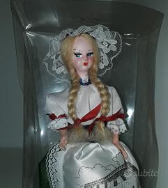 Bambola souvenir Mantova, città d'Italia