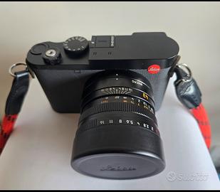 Leica Q343 gennaio 2026 come nuova più accessori