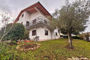 PORZIONE DI BIFAMILIARE A GUALDO TADINO