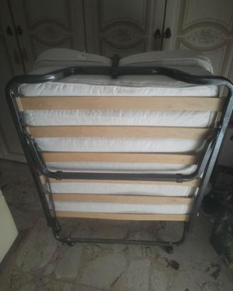 Lettino con doghe e materasso