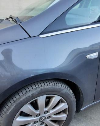 OPEL ZAFIRA 2012 - PARAFANGO SINISTRO