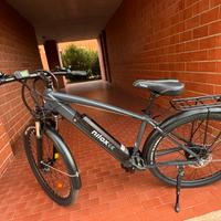 Bici con pedalata assistita