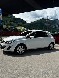 Opel corsa 1.2 neopatentati gpl benzina
