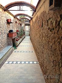 Casa su due livelli centro storico Arbus