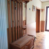 Appendiabiti con cassapanca 