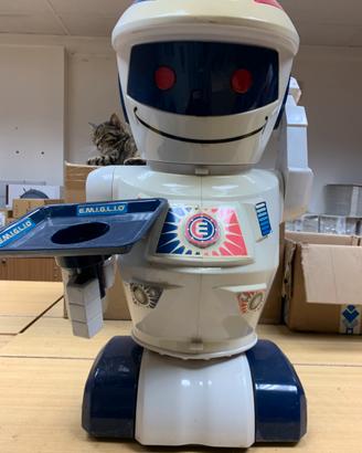 Robot  Emiglio