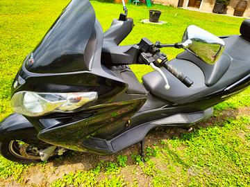 Suzuki Burgman 400