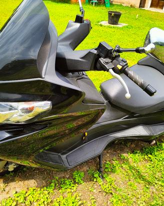 Suzuki Burgman 400