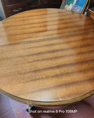 Tavolo tondo allungabile in legno  con 6 sedie