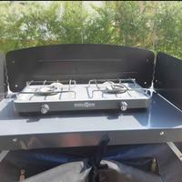 mobiletto da campeggio con fornellino
