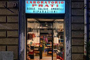 Negozio/laboratorio/Assistenza/Scarpe/Pelletteria