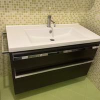 Mobile bagno con lavandino