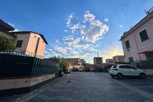 2 LOCALI A NAPOLI