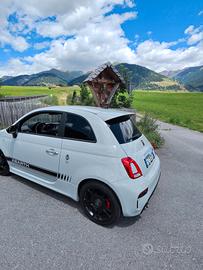 Abarth 595 Pista – Sportività e Adrenalina 🔥