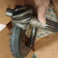 Pigno e corona per Iveco 79.14